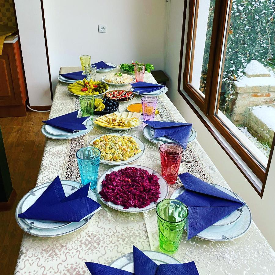 Green Garden B&B Dilijan Bagian luar foto
