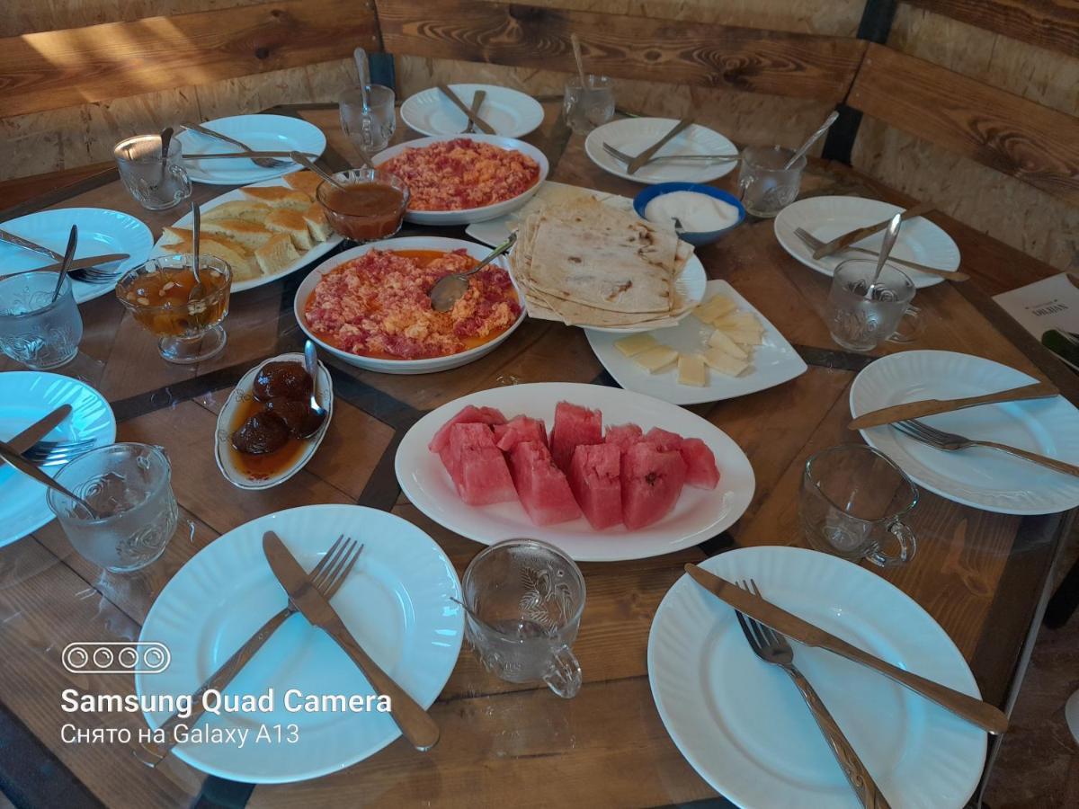 Green Garden B&B Dilijan Bagian luar foto