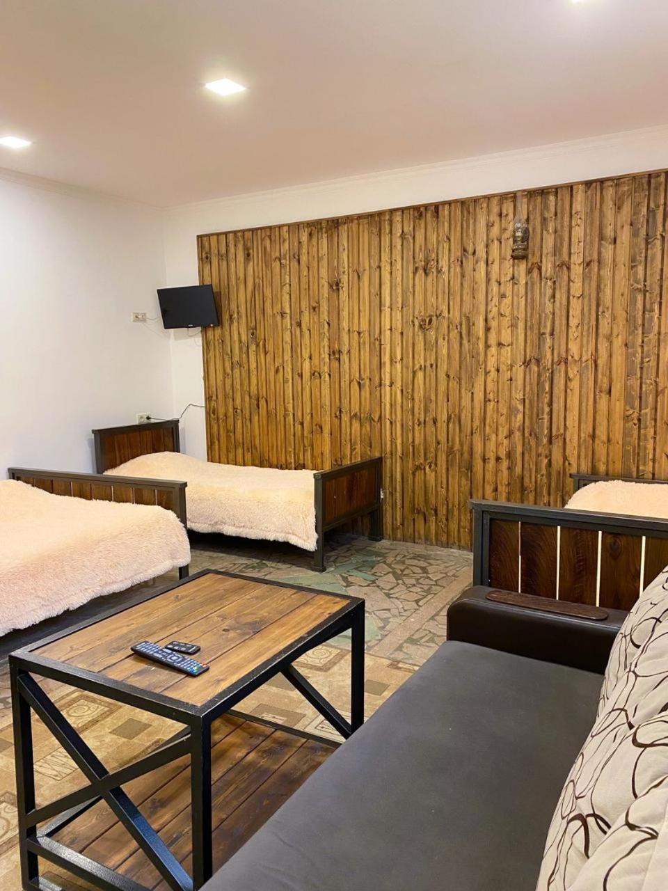 Green Garden B&B Dilijan Bagian luar foto