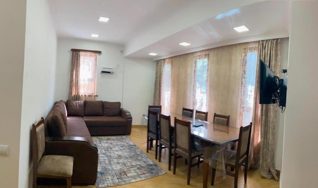 Green Garden B&B Dilijan Bagian luar foto