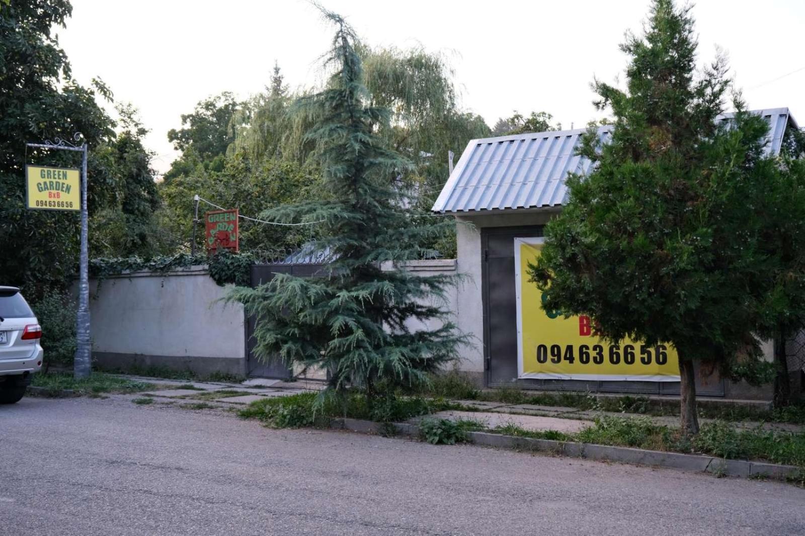 Green Garden B&B Dilijan Bagian luar foto