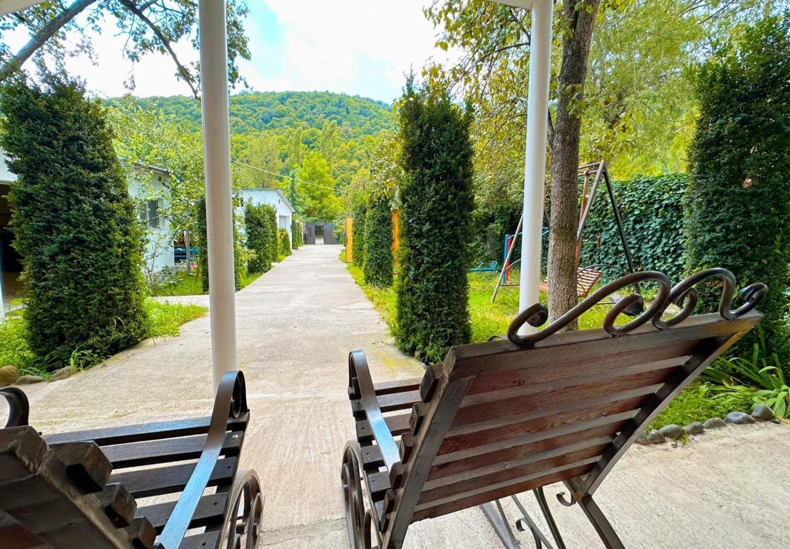 Green Garden B&B Dilijan Bagian luar foto